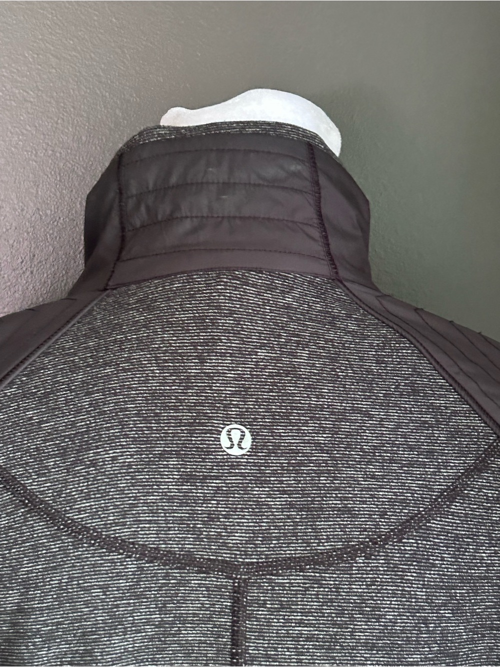 Lululemon Rebel Runner Jacket Black / Wee Stripe Size 12 - Picture 7 of 10